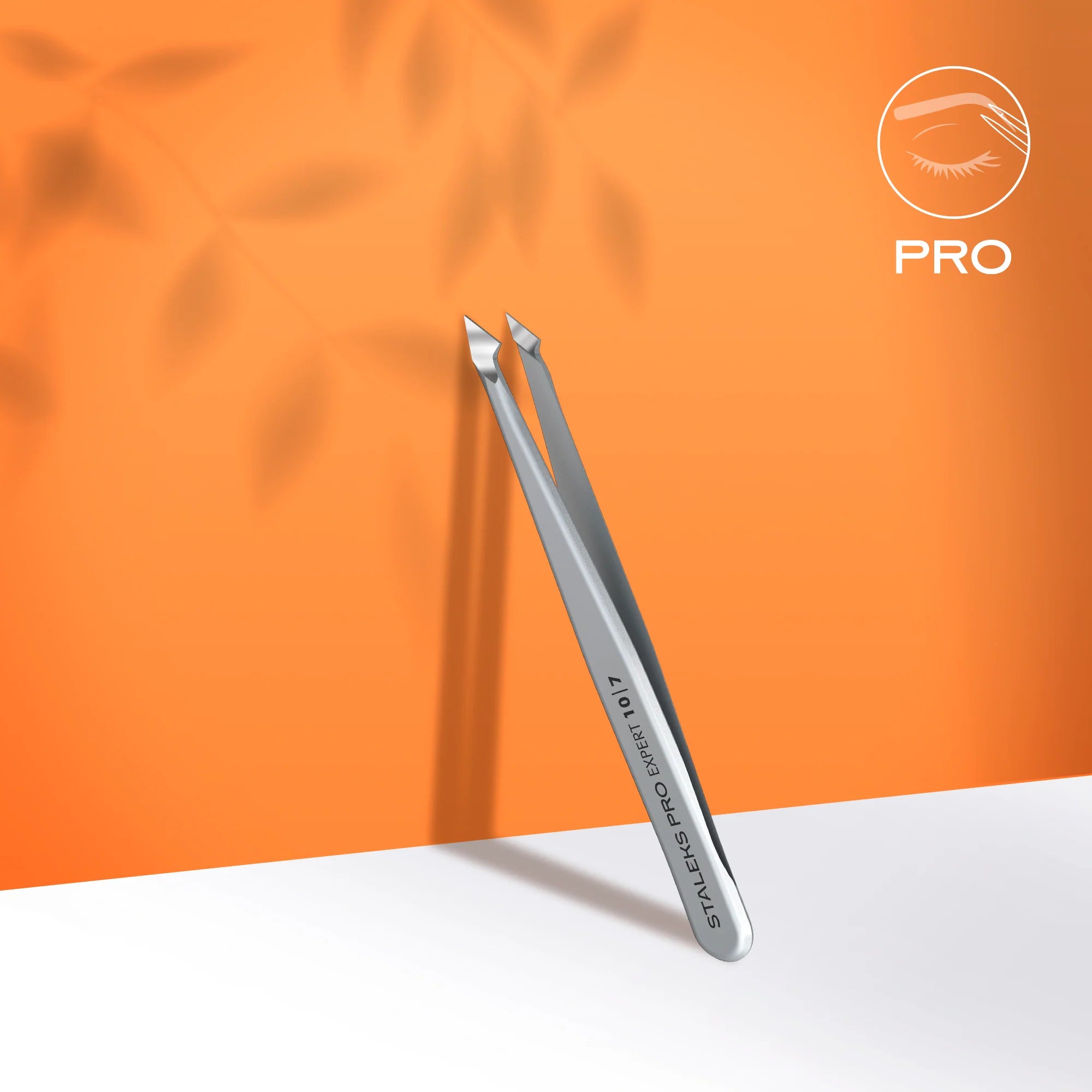 Pinza para cejas EXPERT 10 TYPE 7 (inclinada y puntiaguda) Staleks