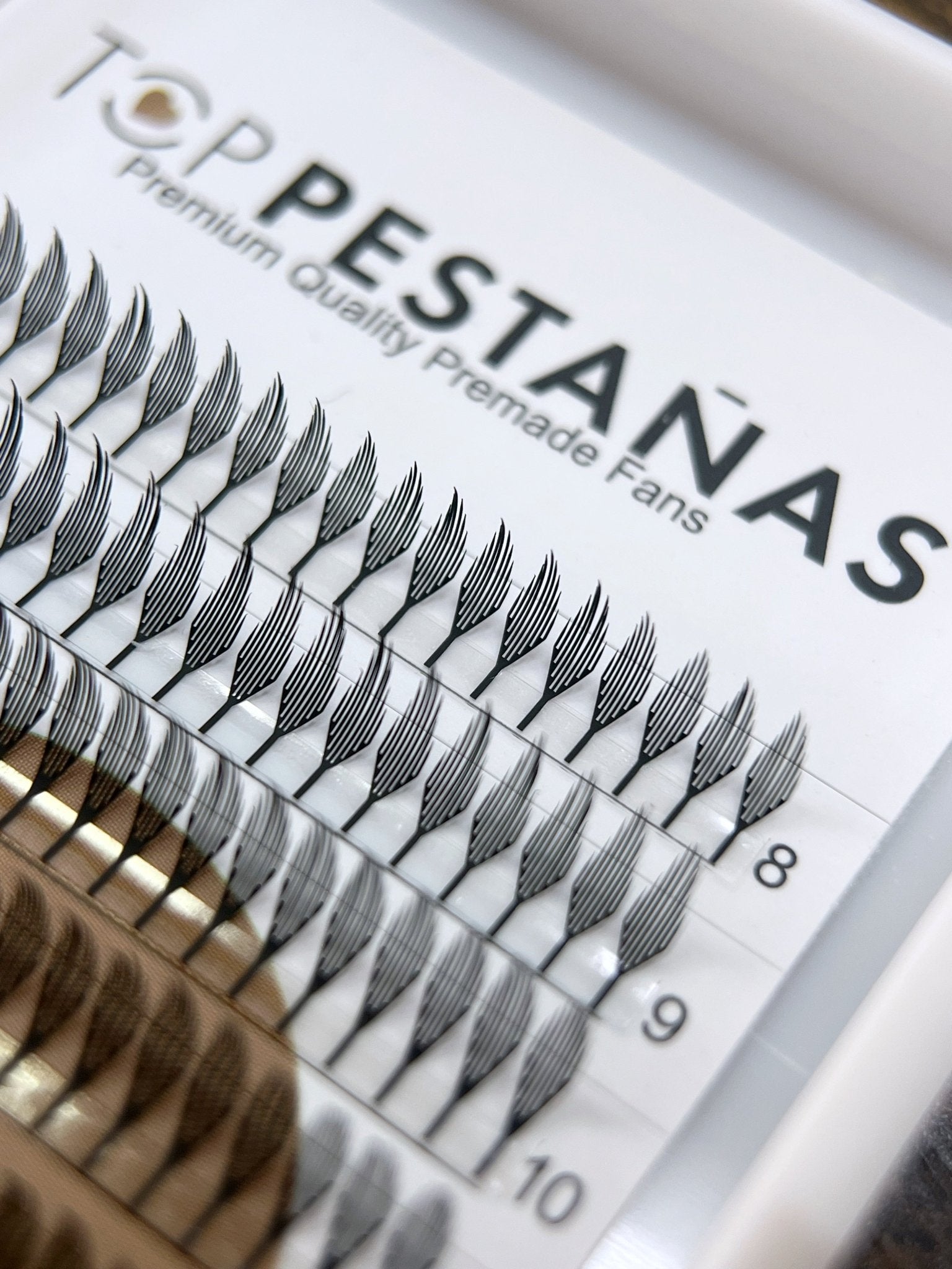 Anime Feather Lashes Premade Fans (12 filas). - Top PestañasTop Pestañas