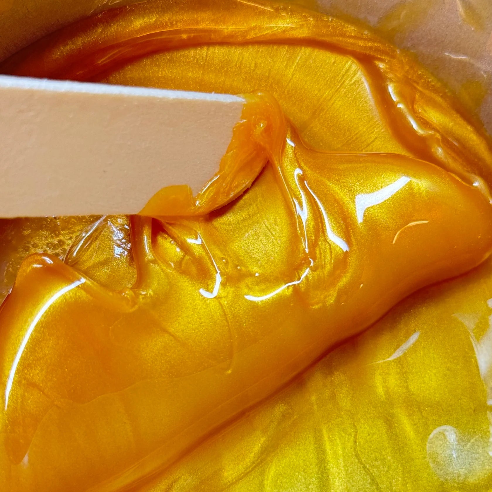 Cera dorada 200 g - Perlas de cera elásticas sin colofonia para pieles sensibles Maxymova