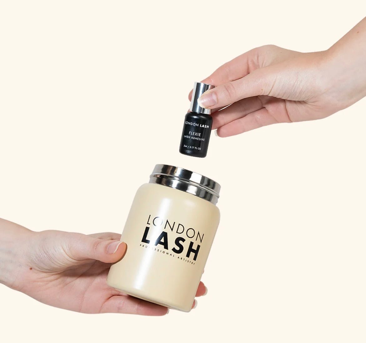 Contenedor hermetico para guardar los pegamentos. - Top PestañasLondon Lash Pro