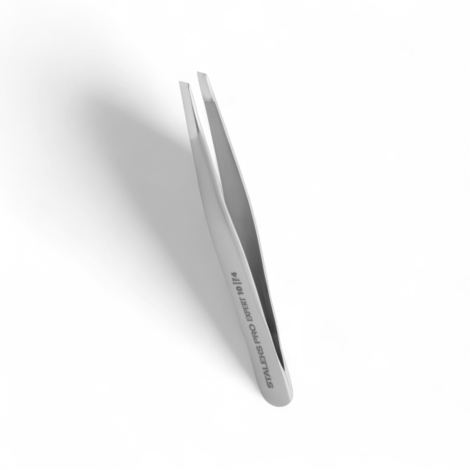 Pinza Para Cejas EXPERT 10 TYPE 4 Staleks - Top PestañasStaleks