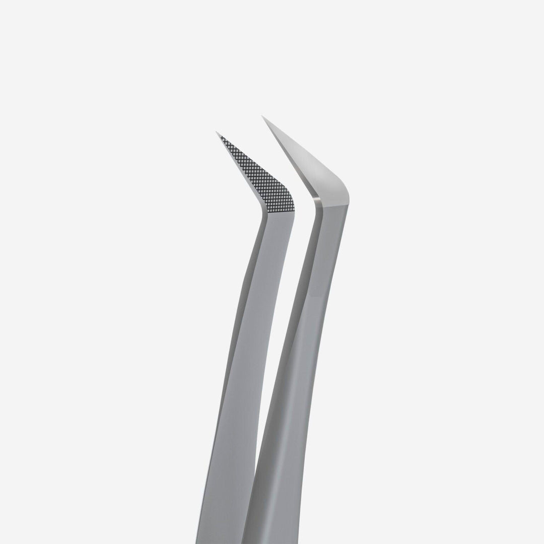 Pinza profesional para pestañas con nanomuescas EXPERT 44 TYPE 12 (en forma de L, 65′) - Top PestañasStaleks